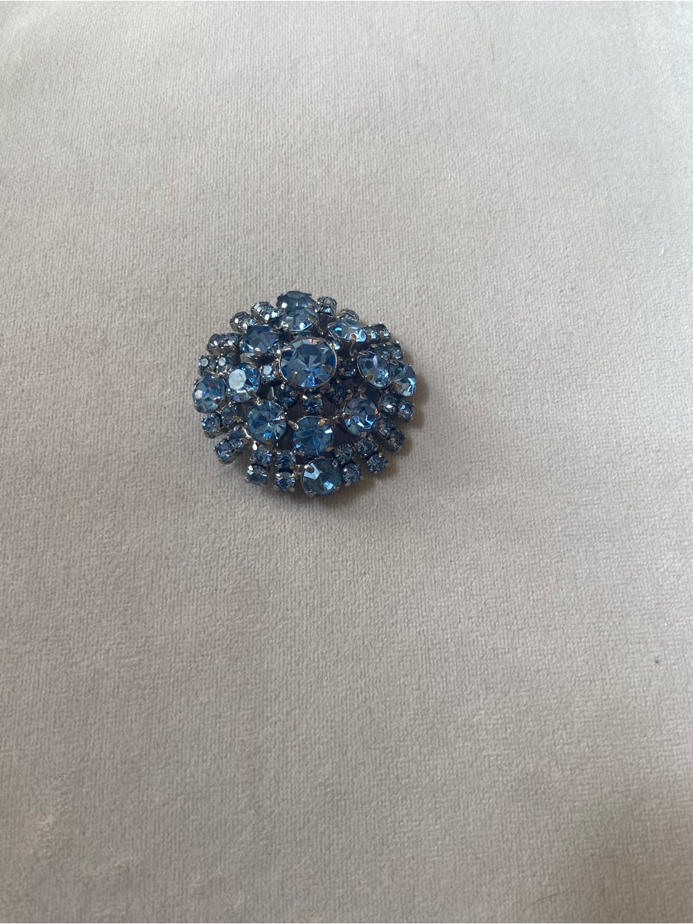 Source Unknown Sky-Blue Crystal Cluster Brooch